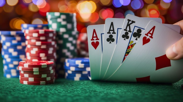 Layar Lightning Baccarat rajabandot 168 menampilkan meja dealer, kartu real-time, dan indikator bonus petir